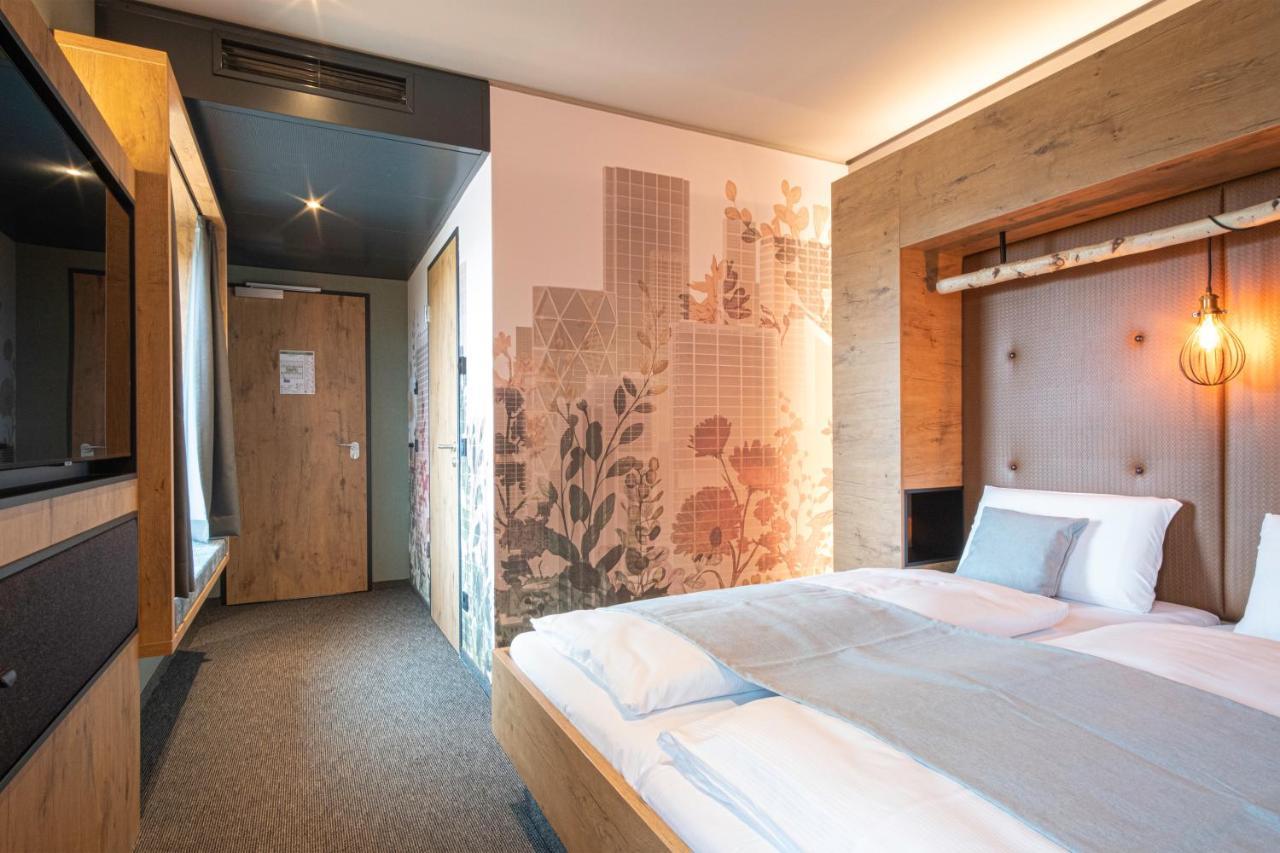 Riku Hotel Reutlingen Bagian luar foto