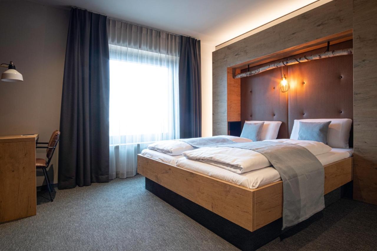 Riku Hotel Reutlingen Bagian luar foto